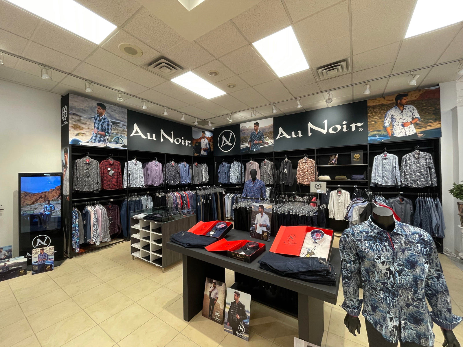 Shop Online for Retail Clothing Store Displays Displetech