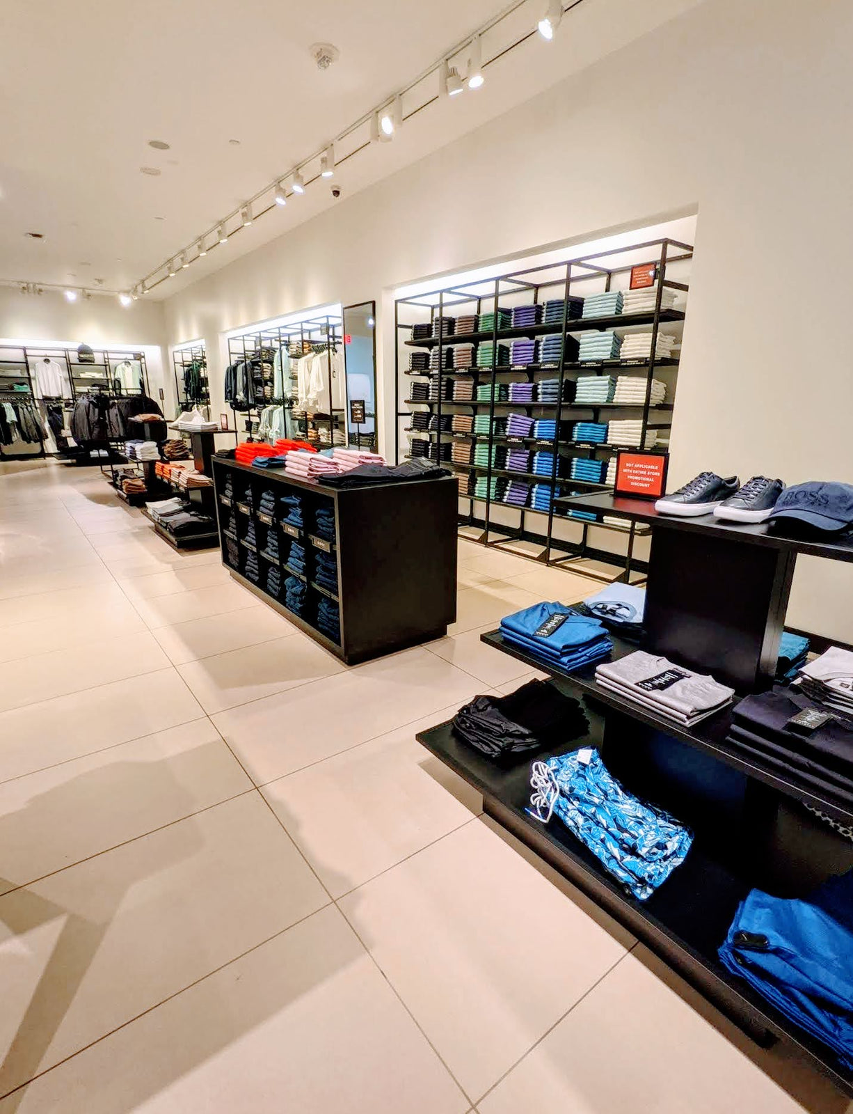 Shop Online for Retail Clothing Store Displays Displetech